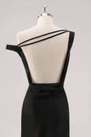 Laden Sie das Bild in den Galerie-Viewer, Schwarzes Asymmetrisches Ballkleid mit kalter Schulter