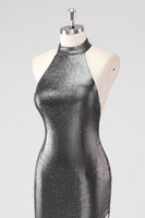 Laden Sie das Bild in den Galerie-Viewer, Glitzerndes Silbergraues Neckholder Abendkleid mit Schlitz