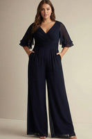 Laden Sie das Bild in den Galerie-Viewer, Marineblaues Plus Size Chiffon V-Ausschnitt Brautmutter Jumpsuits mit halben Ärmeln