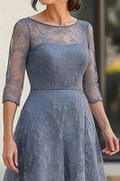 Laden Sie das Bild in den Galerie-Viewer, Staubblaues A-Linie Spitze Brautmutterkleid mit halben Ärmeln in Teelänge