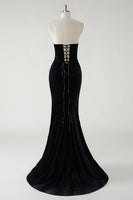 Laden Sie das Bild in den Galerie-Viewer, Schwarzes Trägerloses Samt Abendkleid mit glitzernden Schleifen und hohem Schlitz (keine Handschuhe)