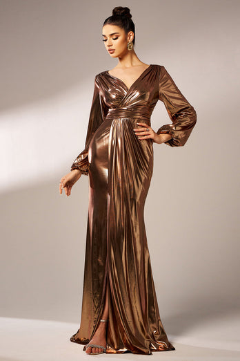 Braunes Metallic Meerjungfrauen Abendkleid mit langen Ärmeln und Schlitz