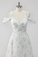 Laden Sie das Bild in den Galerie-Viewer, Weißes Geblümtes Kalte Schulter A Linie Hochzeitsgastkleid mit Schlitz