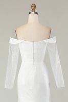 Laden Sie das Bild in den Galerie-Viewer, Schulterfreies Elfenbein Meerjungfrauen Brautkleid aus Satin