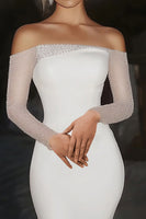 Laden Sie das Bild in den Galerie-Viewer, Elegantes Schulterfreies Elfenbein Perlenbesetztes Meerjungfrauen Brautkleid mit langen Ärmeln