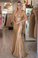 Laden Sie das Bild in den Galerie-Viewer, Glitzerndes Gold Herzausschnitt Bodenlanges Etui Ballkleid