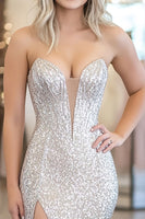 Laden Sie das Bild in den Galerie-Viewer, Schickes Silbernes Herzausschnitt Etui Pailletten Langes Ballkleid mit Schlitz