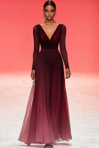 Elegantes Burgundy V-Ausschnitt Ballkleid mit Rüschen und langen Ärmeln