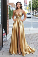 Laden Sie das Bild in den Galerie-Viewer, Metallic-Satin Goldens A-Linie Plissee Ballkleid mit V-Ausschnitt und Schlitz