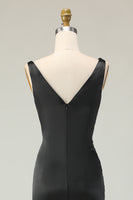 Laden Sie das Bild in den Galerie-Viewer, Etui Schwarz Weißes Langes Galakleid mit tiefem V-Ausschnitt