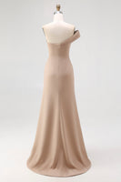 Laden Sie das Bild in den Galerie-Viewer, Eine Schulter Sheath Light Khaki Plissiertes Plus-Size Langes Abendkleid