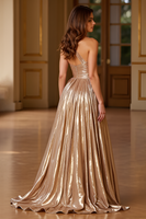 Laden Sie das Bild in den Galerie-Viewer, Gold A Linie Eine Schulter Langes Metallic Ballkleid mit Schlitz