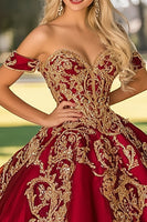 Laden Sie das Bild in den Galerie-Viewer, Glitzerndes Rot Goldenes Satin Quinceanera Kleid mit Applikationen