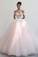 Laden Sie das Bild in den Galerie-Viewer, Prinzessin Rosa Ballkleid Schulterfreies Quinceanera Kleid aus Tüll mit Applikationen