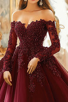 Laden Sie das Bild in den Galerie-Viewer, Burgundy Schulterfreies Ball Quinceanera Kleid mit 3/4 Ärmeln