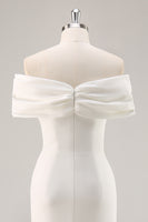Laden Sie das Bild in den Galerie-Viewer, Weißes Schulterfreies Etui Standesamtkleid aus Satin