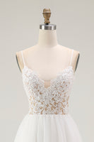 Laden Sie das Bild in den Galerie-Viewer, Spitze A-Linie Weißes Standesamtkleid aus Tüll in Teelänge