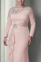 Laden Sie das Bild in den Galerie-Viewer, Sheath Blush Langärmeliges Satin Plus-Size Mutter der Braut Kleid mit Rüschen