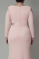 Laden Sie das Bild in den Galerie-Viewer, Sheath Blush Langärmeliges Satin Plus-Size Mutter der Braut Kleid mit Rüschen