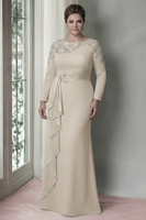 Laden Sie das Bild in den Galerie-Viewer, Sheath Blush Langärmeliges Satin Plus-Size Mutter der Braut Kleid mit Rüschen