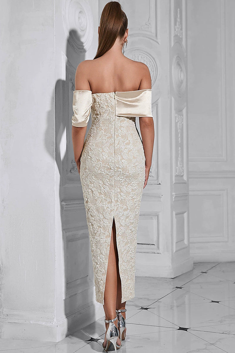 Laden Sie das Bild in den Galerie-Viewer, Aprikose Schulterfreies Etui Abendkleid mit Applikationen