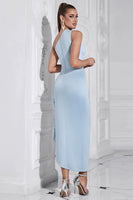 Laden Sie das Bild in den Galerie-Viewer, Hellblaues Figurbetontes Ballkleid mit einer Schulter in Teelänge