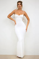 Laden Sie das Bild in den Galerie-Viewer, Weißes Meerjungfrau Spaghettiträger Rückenfreies Ballkleid