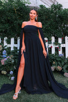 Laden Sie das Bild in den Galerie-Viewer, Elegantes Schwarzes Schulterfreies Ballkleid mit fließenden Cape-Ärmeln