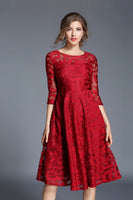 Laden Sie das Bild in den Galerie-Viewer, Pfau A-Linie Rundhalsausschnitt Halbe Ärmel Midi Kleid für die Brautmutter