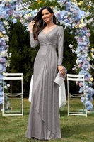 Laden Sie das Bild in den Galerie-Viewer, Glitzer Königsblaues Perlen V-Ausschnitt Lange Ärmel Plissee Etui Kleid für die Brautmutter