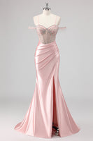 Laden Sie das Bild in den Galerie-Viewer, Glitzerndes Meerjungfrau Kalte Schulter Langes Perlenbesetztes Rosa Ballkleid mit Schlitz