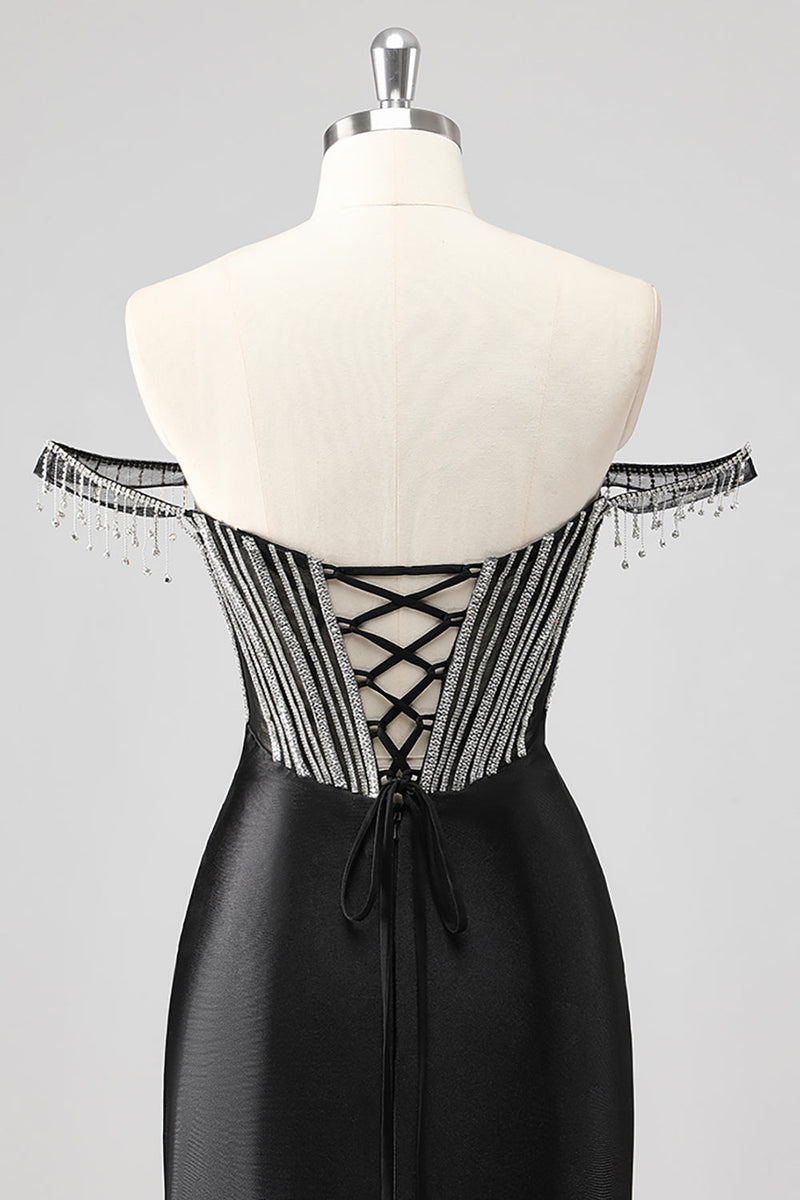 Laden Sie das Bild in den Galerie-Viewer, Glitzerndes Schwarzes Meerjungfrau Schulterfreies Ballkleid mit Perlenstickerei und Schlitz