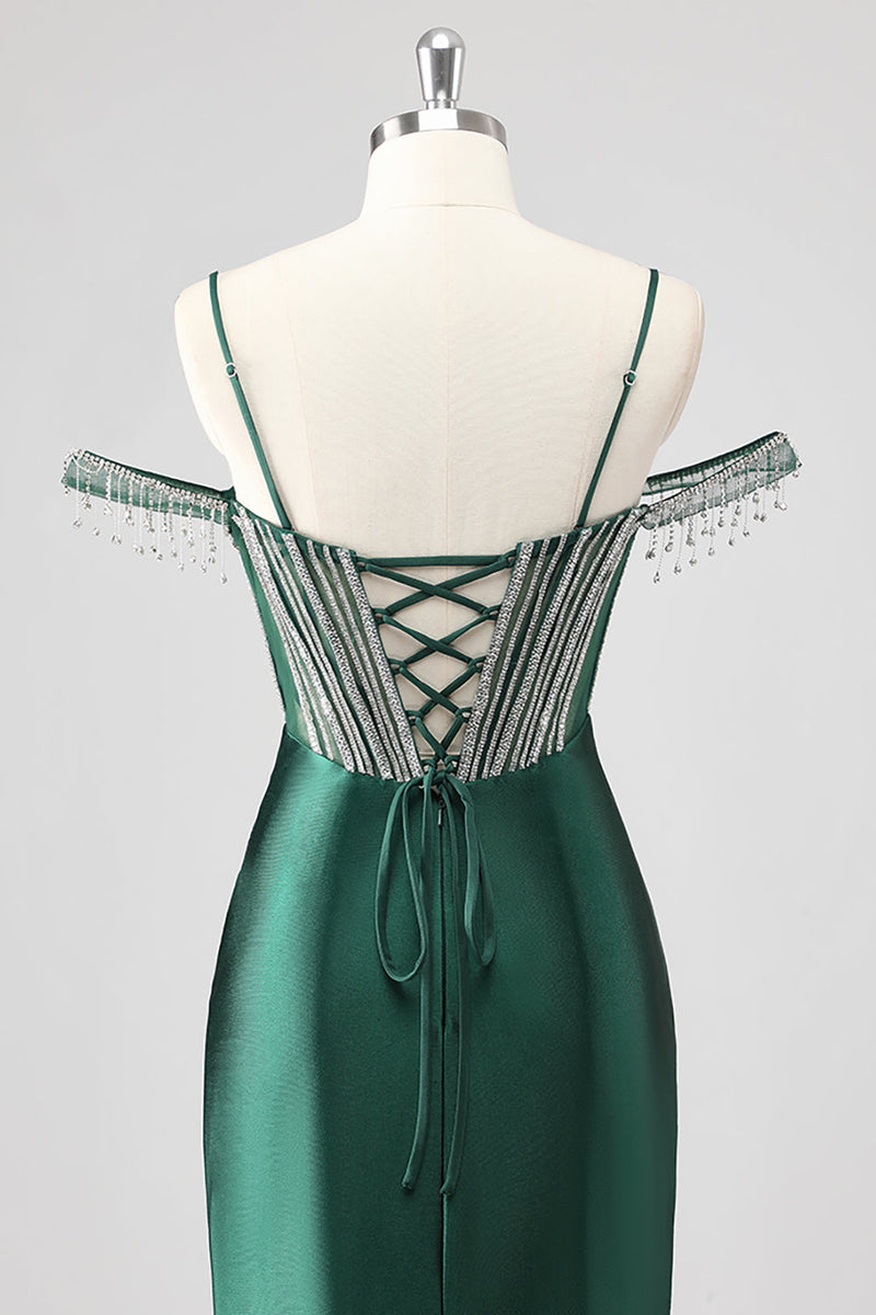 Laden Sie das Bild in den Galerie-Viewer, Glitzerndes Schwarzes Meerjungfrau Schulterfreies Ballkleid mit Perlenstickerei und Schlitz