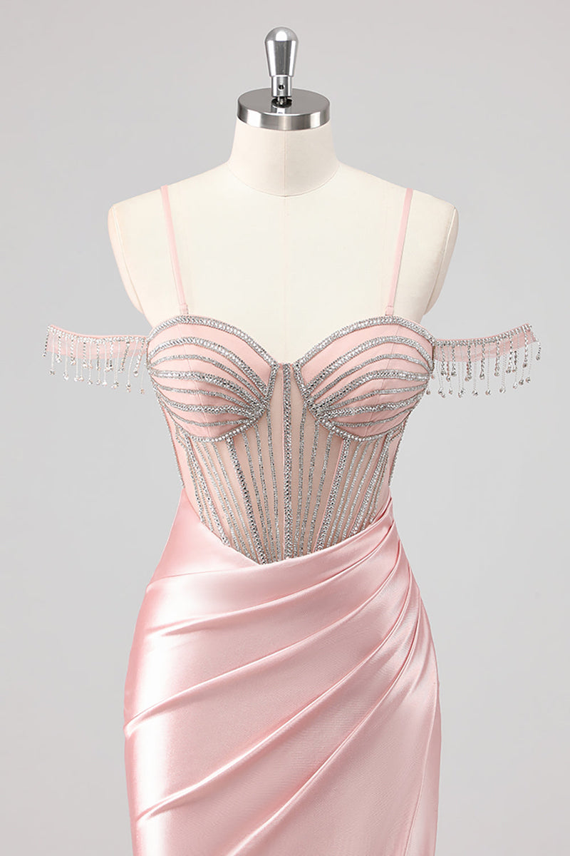 Laden Sie das Bild in den Galerie-Viewer, Glitzerndes Schwarzes Meerjungfrau Schulterfreies Ballkleid mit Perlenstickerei und Schlitz