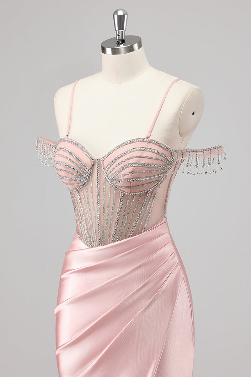 Laden Sie das Bild in den Galerie-Viewer, Glitzerndes Schwarzes Meerjungfrau Schulterfreies Ballkleid mit Perlenstickerei und Schlitz