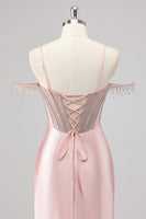 Laden Sie das Bild in den Galerie-Viewer, Glitzerndes Meerjungfrau Kalte Schulter Langes Perlenbesetztes Rosa Ballkleid mit Schlitz