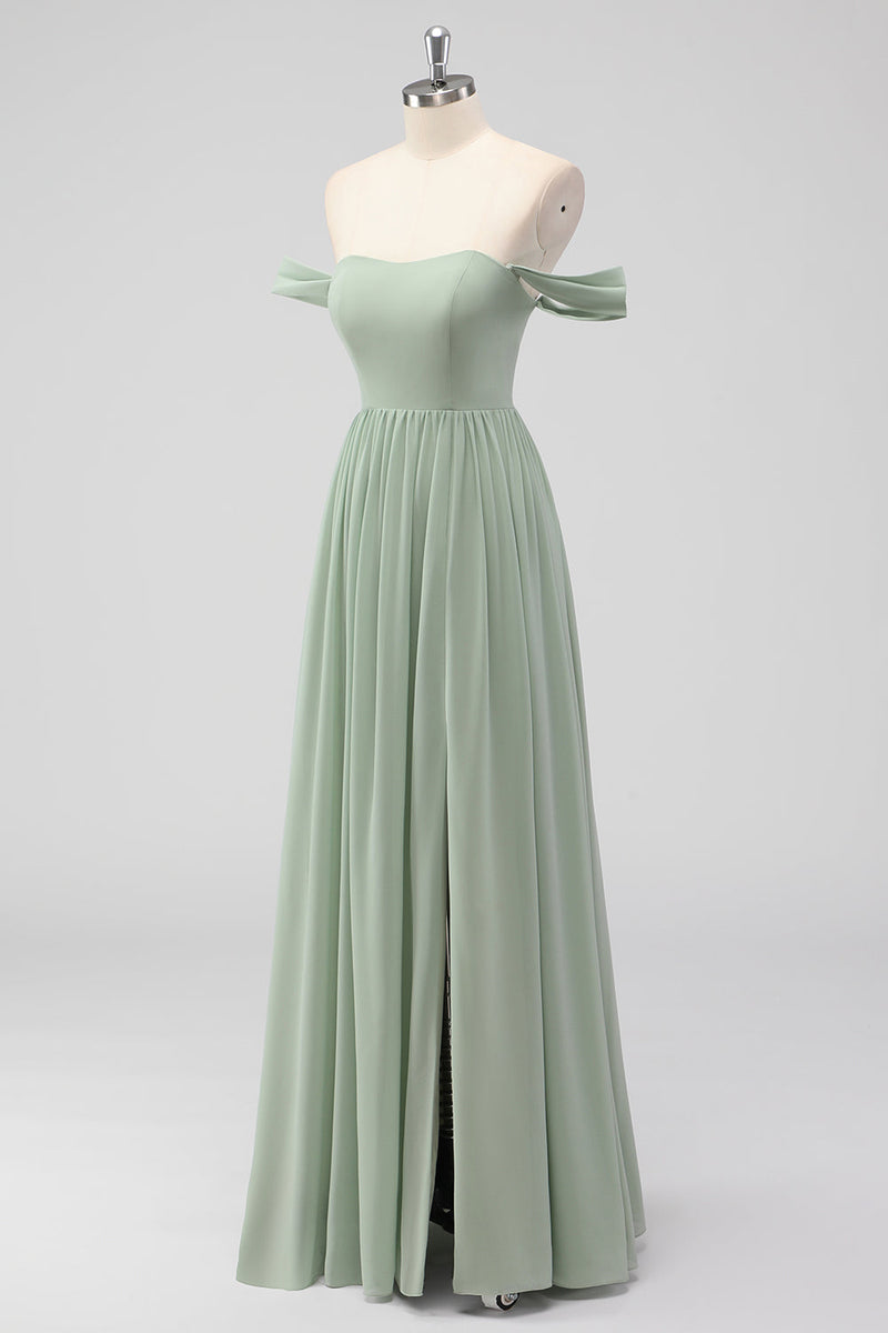 Laden Sie das Bild in den Galerie-Viewer, Salbeigrünes A-Linie Schulterfreies Langes Brautjungfernkleid aus Chiffon