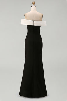 Schulterfreies Ballkleid aus mattem Satin in Schwarz