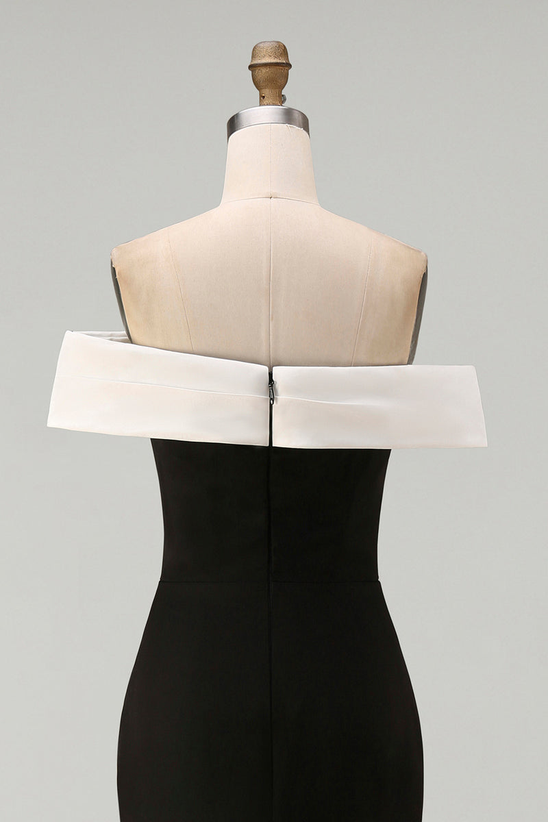 Laden Sie das Bild in den Galerie-Viewer, Schulterfreies Ballkleid aus mattem Satin in Schwarz