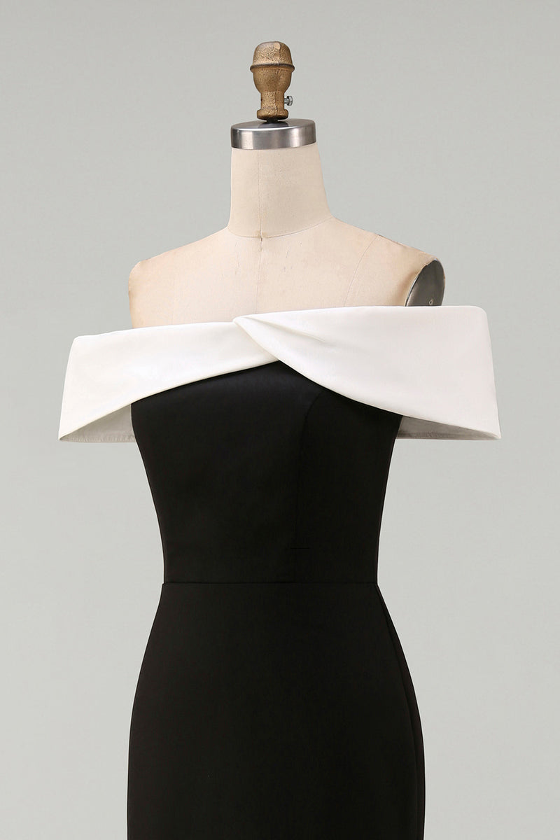 Laden Sie das Bild in den Galerie-Viewer, Schulterfreies Ballkleid aus mattem Satin in Schwarz