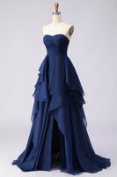 Laden Sie das Bild in den Galerie-Viewer, Marineblaues Trägerloses Rüschen Langes Ballkleid mit Falten und Schlitz