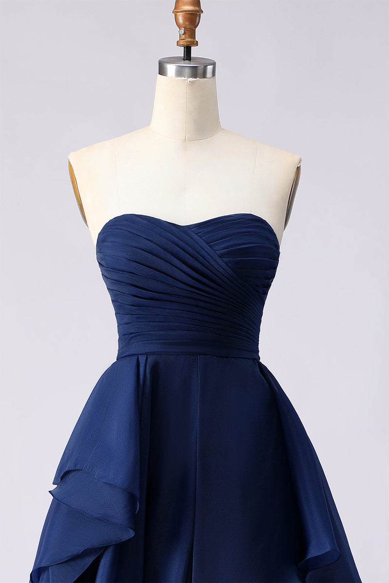 Laden Sie das Bild in den Galerie-Viewer, Marineblaues Trägerloses Rüschen Langes Ballkleid mit Falten und Schlitz