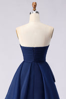 Laden Sie das Bild in den Galerie-Viewer, Marineblaues Trägerloses Rüschen Langes Ballkleid mit Falten und Schlitz