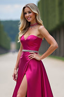 Laden Sie das Bild in den Galerie-Viewer, Fuchsia Trägerloses A-Linie Ballkleid mit Schlitz