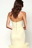 Laden Sie das Bild in den Galerie-Viewer, Gelbes Trägerloses Gestuftes Ballkleid mit Rüschen