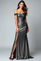 Laden Sie das Bild in den Galerie-Viewer, Dunkelgraues Schulterfreies Ballkleid aus Metallic-Satin mit Schlitz