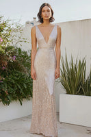 Laden Sie das Bild in den Galerie-Viewer, Champagner Knöchellanges Metallic Etui Ballkleid mit tiefem V-Ausschnitt