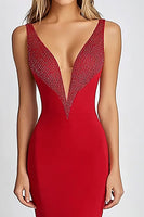 Laden Sie das Bild in den Galerie-Viewer, Glitzerndes Etui Rotes Langes Ballkleid mit V-Ausschnitt und Pailletten