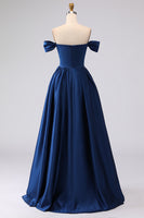 Laden Sie das Bild in den Galerie-Viewer, Große Größen Marineblaues Schulterfreies Satin Ballkleid mit Schlitz