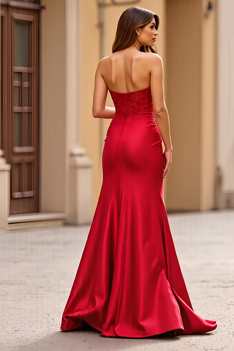 Laden Sie das Bild in den Galerie-Viewer, Rotes Trägerloses Spitze Ballkleid aus Satin mit Schlitz